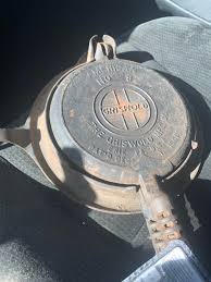 Finally found a waffle iron! : r/castiron