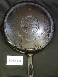 Sold at Auction: Vintage Griswold #10 716 large logo cast iron skillet, seasoned, 12"