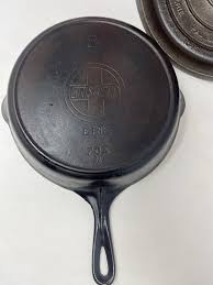 RARE antique Griswold No. 8 skillet and self-basting skillet cover – Spoons Kitchen Exchange