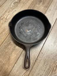 What is the identification of this cast iron with 8 on the ...