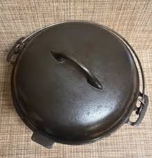 Chicago Hardware & Foundry Cast No.8 Cast Iron Dutch Oven ...