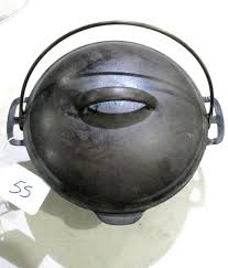 Sold at Auction: Wardway #7 Dutch Oven with Trivet #1410