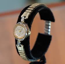 Vintage Ladies BENRUS Watch 17 Jewels Fancy Case and Lugs & Original F – SECOND HAND HOROLOGY