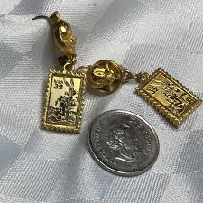 Warner 1997 TM & Co 1997 USPS. Pretty Gold-tone Metal Hook ...