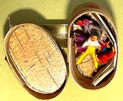 VINTAGE HAND MADE WOOD & PAINTED MAGIC PILL BOX, 1-&-7/8"X 1-&-1/4". | eBay