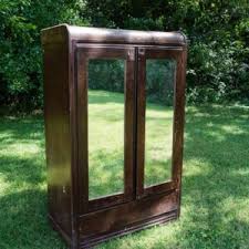 wooden cross – Lodge & Loft