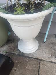 Southern Patio Urn 11.81-in W Medium White Resin Indoor Planter CMX-054658 at Lowes.com