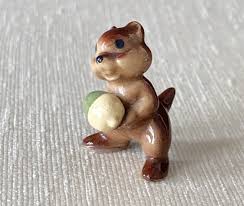 Hagen Renaker Chipmunk w/Acorn Figurine Miniature Ceramic ...