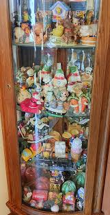 Shaker Museum Salt And Pepper Shaker Display Shelf Salt ...