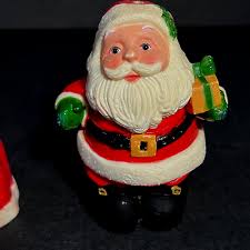 Vintage Hallmark Mr & Mrs Santa Salt & Pepper Shakers ...