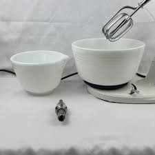 Vintage Hamilton Beach Model G Stand Mixer With 2 Pyrex ...