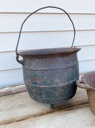 Antique Cast Iron Cauldron - Conjure Up Some Vintage Charm 🧙♀️✨ – 757 Market
