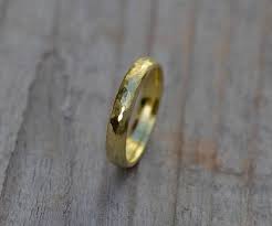 Rustic Wedding Band in 18ct Yellow Gold, Hammered Effect ...