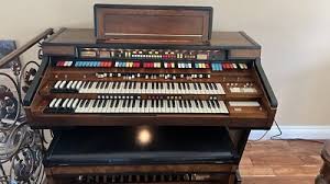 Hammond Elegante Organ w/Pedals, bench built in Leslie ...
