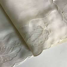 Portuguese Embroidered Linen Luncheon Set for Four - Etsy Canada