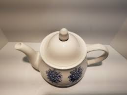 Mason's Blue & White Topiary Tree Teapot Crabtree & Evelyn ...