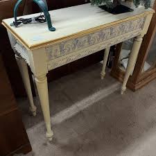 Start your week off with a visit to Carolina Treasures on Main today. Come by to see what's new…vintage, seasonal, decor, furniture, collectibles, and more. #carolinatreasuresonmain