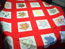 Vtg RED HANDMADE QUILT 87x105 WITH WHITE 11x11 SQUARES OF ...