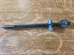 What is this woodworking tool with 3 machined datums and a ...