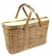 Sold at Auction: Vintage Hawkeye Refrigerator Picnic Basket