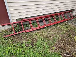 Wooden Extension Ladder 20'