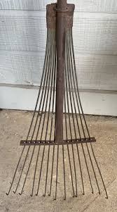 Rustic Antique Primitive Vintage Rustic Rusty Rake Garden Tool good de