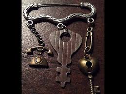 Steampunk Vintage Skeleton Key Kilt Brooch Pin | eBay