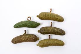 Lot - ST. LOUIS 1904 WORLD'S FAIR HEINZ ADVERTISING CHARMS