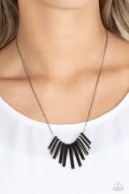 Leading MANE - Black Necklace - Paparazzi Accessories – Sassysblingandthings