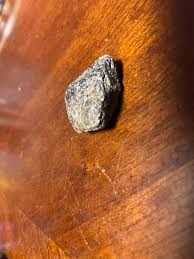 Shiny stone, copper color. : r/whatsthisrock