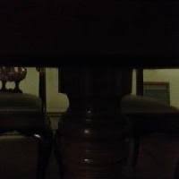 Henredon Pedestal Dining Table w/ Leaf & 6 Chairs - AptDeco