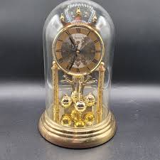 Reloj de cúpula vintage de reliquia en tono dorado, de 9 ...