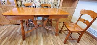 Vintage Solid Maple Dining Table w/4 Chairs | EstateSales.org