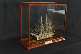 Lot - Antique prisoner of war 1812 bone ship model. "HMS Rose". 8 guns. Captured by "USS Georgiana" off James Island, 1813. Commanded by Lieutenant Downes. This model presented to the Honorable