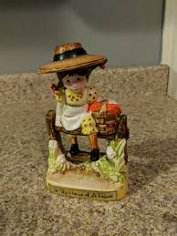 Figurine HOLLY HOBBIE Ceramic 6" "TO THE HOUSE OF A FRIEND ...