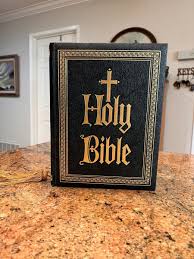 NELSON NAB HOLY BIBLE LARGE FAMILY BIBLE NEW AMERICAN BIBLE 1978 RED LETTER EDIT | eBay