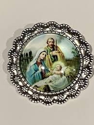 50% Off! * BEAUTIFUL HOLY FAMILY CRYSTAL DOME CAMEO BROOCH ...