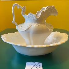 Arnel's Pitcher and Bowl Set | EstateSales.org