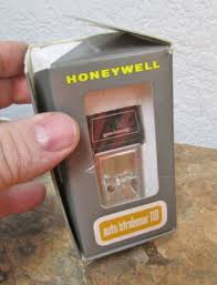 Vintage Honeywell Auto / strobonar 110 camera flash ...