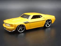 1969 69 FORD MUSTANG BOSS 302 FASTBACK RARE 1:64 SCALE DIORAMA DIECAST MODEL CAR | eBay