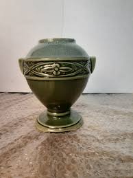 GREEN CERAMIC VASE - Dry Wedge Foot - Glossy - Unmarked | eBay