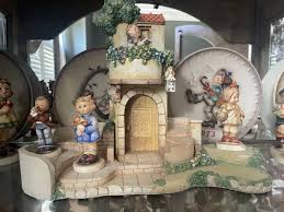 GOEBEL HUMMELSCAPE TORHAUS GARTEN DISPLAY +4 FIGURINES | eBay