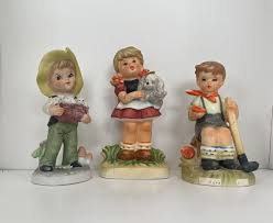 Vintage Hummel Like Figurine Set 5" Tall - Etsy