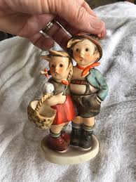 Rare HUMMEL GOEBEL " SURPRISE " Figurine # 94/I About 4-1/2 ...