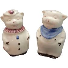 Shawnee Smiley and Winnie pig salt and pepper shakers. For ...