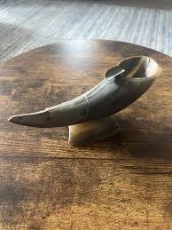 VINTAGE CARVED COW horn pipe holder £14.00 - PicClick UK