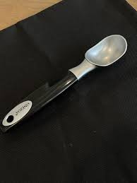 ONEIDA® Metal Ice Cream Scoop w/Black Handle, Hangable ...
