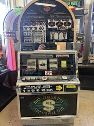 Igt S2000 Reel Spinner Slot Machine Big Times Pay With Bonus ...