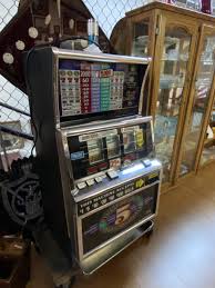 25 cent SLOT MACHINE 1993 IGT - Parkway Drive Antiques