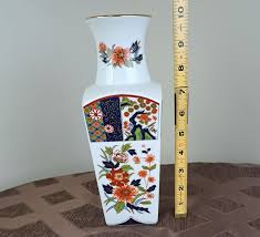 Old Imari Ware Flower Vase Made In Japan Floral Design 10in ...